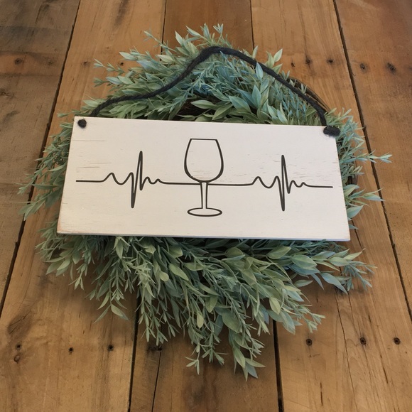 🛒2/$30!🛒 Wine Heartbeat-  Wood Painted Sign - Picture 2 of 6